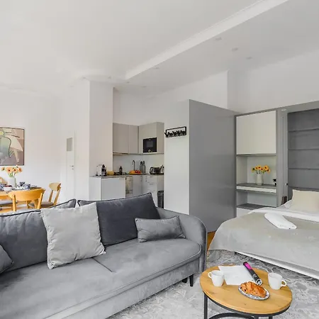 P&o Serviced Warecka Ii